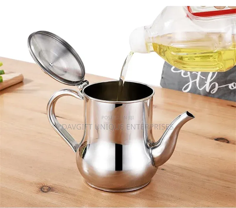 Stainless Steel 700ml Oil Jug With Strainer