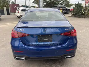 Mercedes-Benz C300 2023 Blue