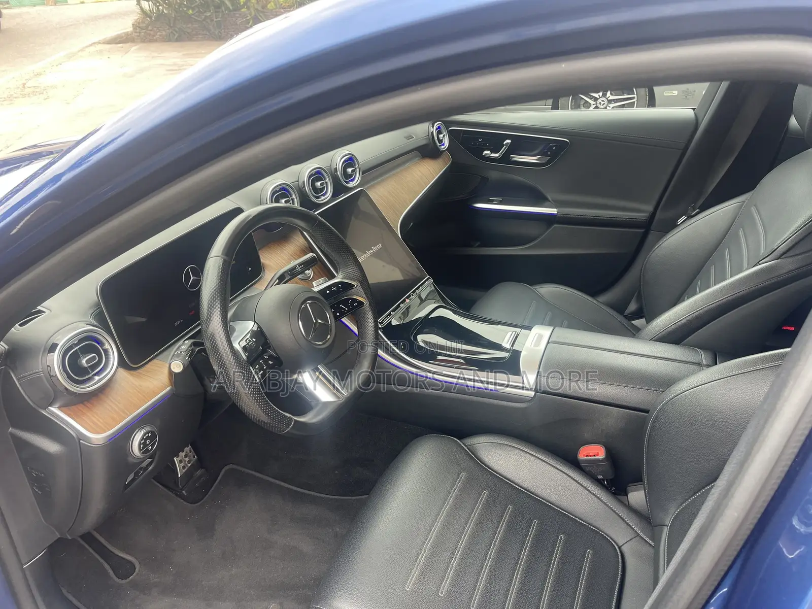 Mercedes-Benz C300 2023 Blue