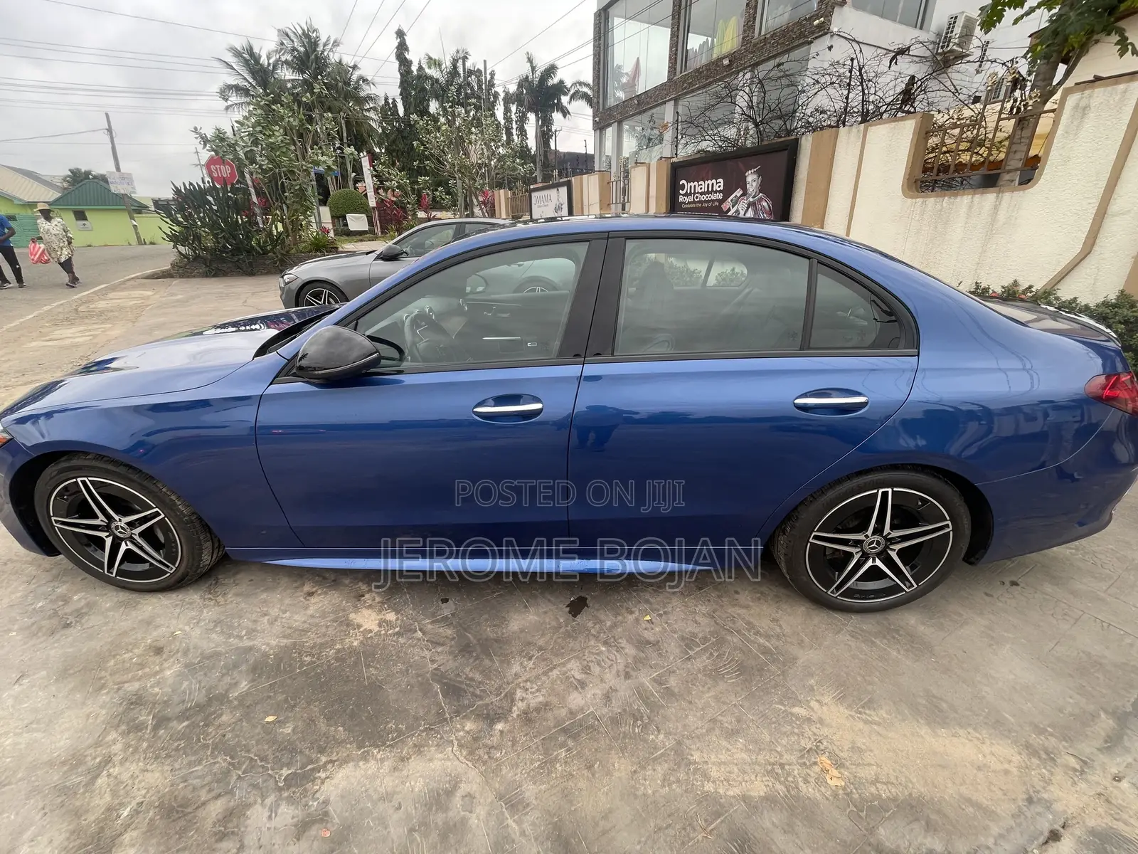 Mercedes-Benz C300 2023 Blue
