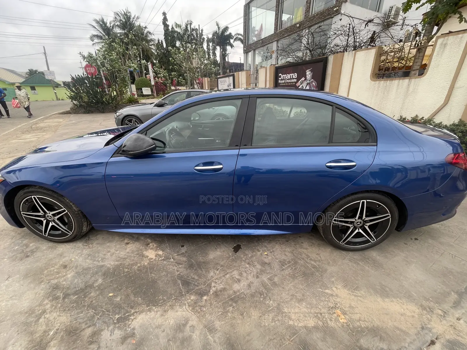 Mercedes-Benz C300 2023 Blue