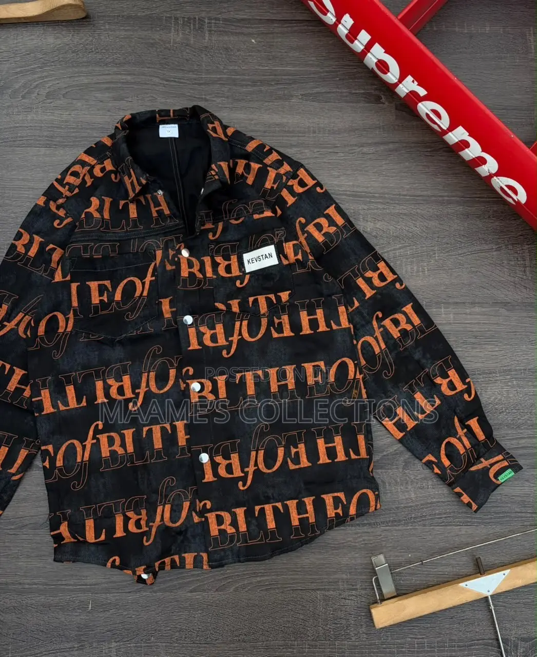 Mens Textured Long-Sleeve Button-Up Shirt