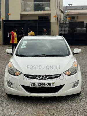 Hyundai Elantra Limited Sedan FWD (1.8L 4cyl 6A) 2013 White