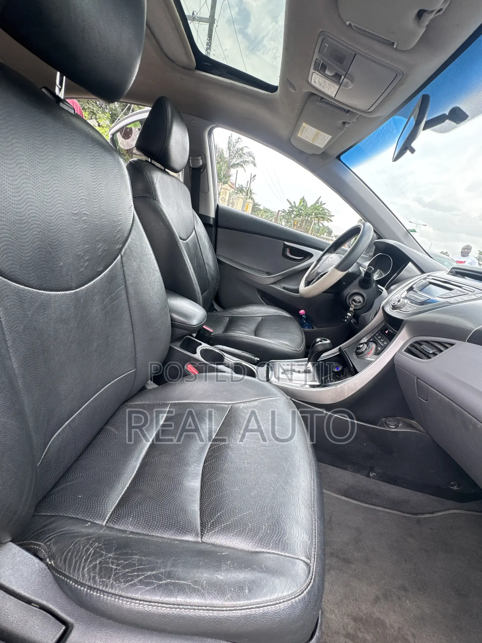 Hyundai Elantra Limited Sedan FWD (1.8L 4cyl 6A) 2013 White
