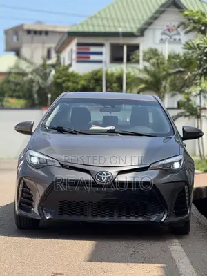 Toyota Corolla XSE (1.8L 4cyl 2A) 2018 Gray