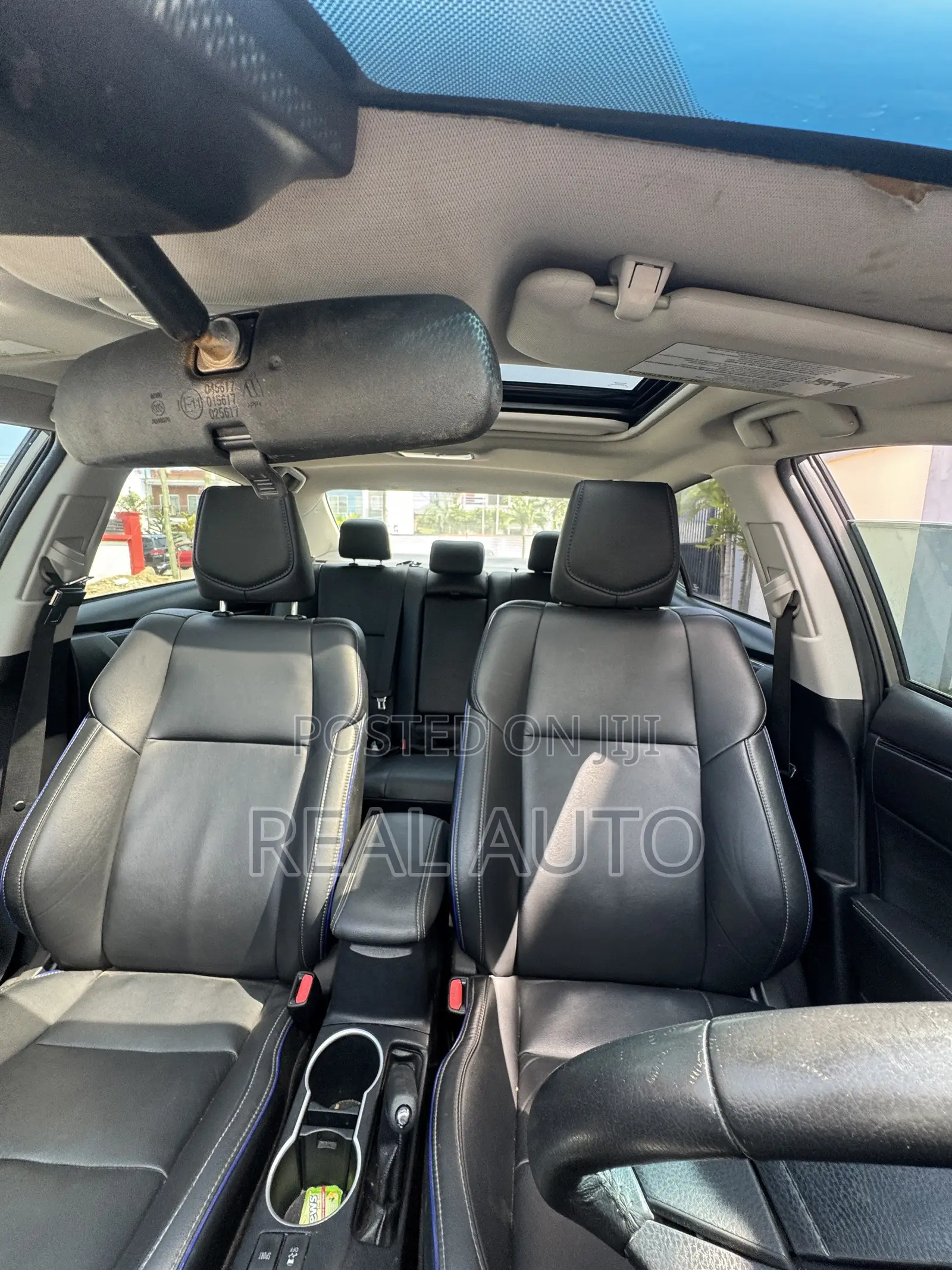 Toyota Corolla XSE (1.8L 4cyl 2A) 2018 Gray