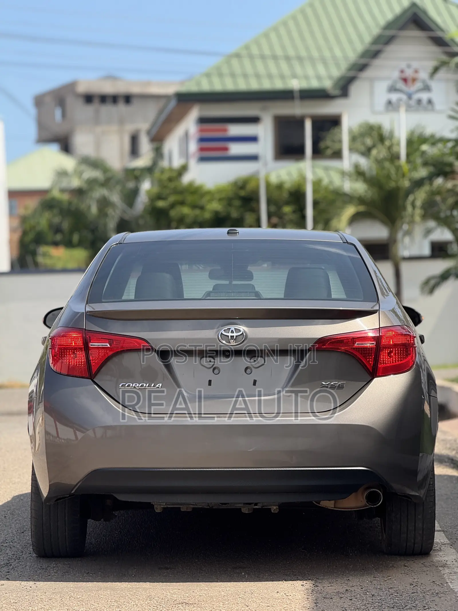 Toyota Corolla XSE (1.8L 4cyl 2A) 2018 Gray