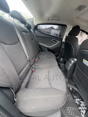 Hyundai Elantra Limited 4dr Sedan (1.8L 4cyl 6A) 2015 Silver