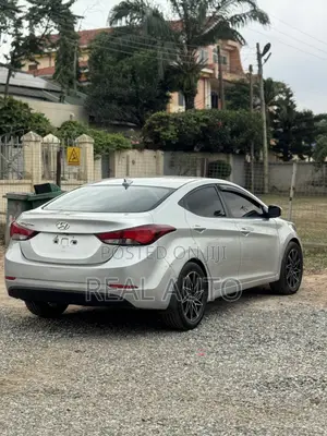 Hyundai Elantra Limited 4dr Sedan (1.8L 4cyl 6A) 2015 Silver