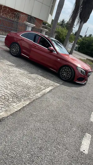 Mercedes-Benz C300 2017 Red