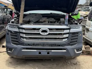 Toyota Land Cruiser 2018 Upgrade to Land Cruiser 300 Body Kit Availab