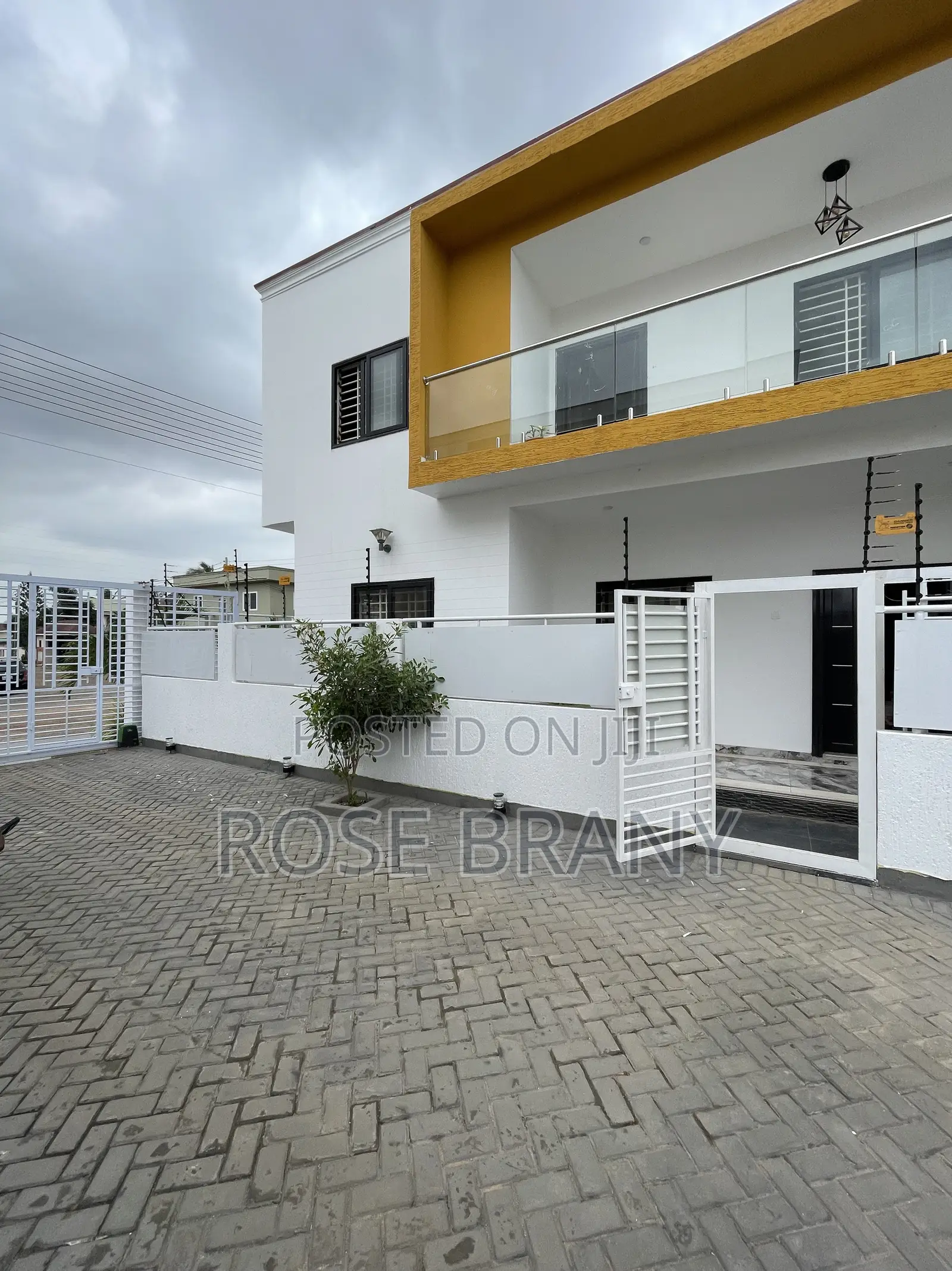 4bdrm House in Accra Metropolitan for sale
