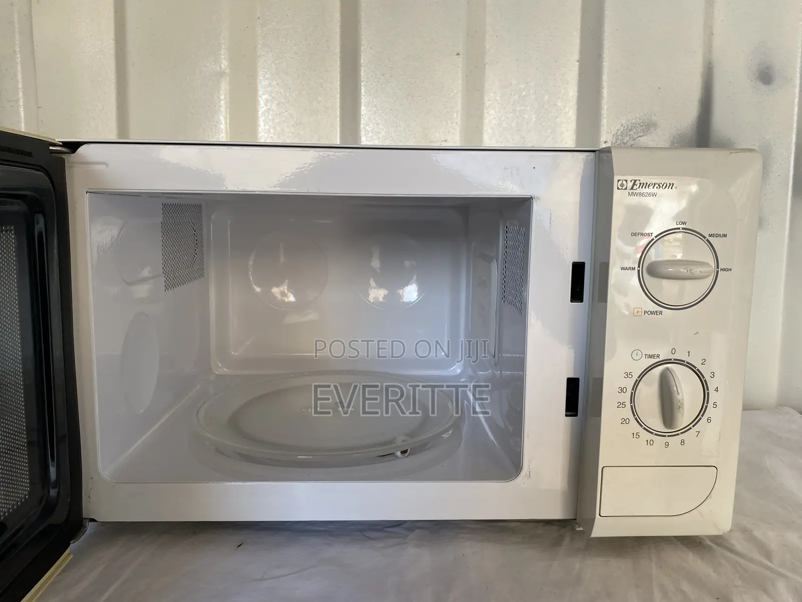 UK Standard Quality Emerson Microwave Oven