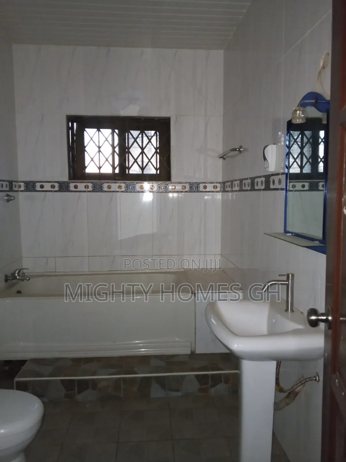 6bdrm House in Mighty Homes, Kasoa for rent