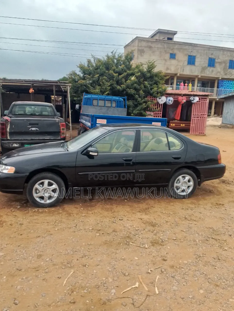 Nissan Altima 2000 Black