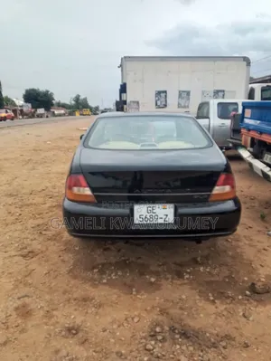 Nissan Altima 2000 Black