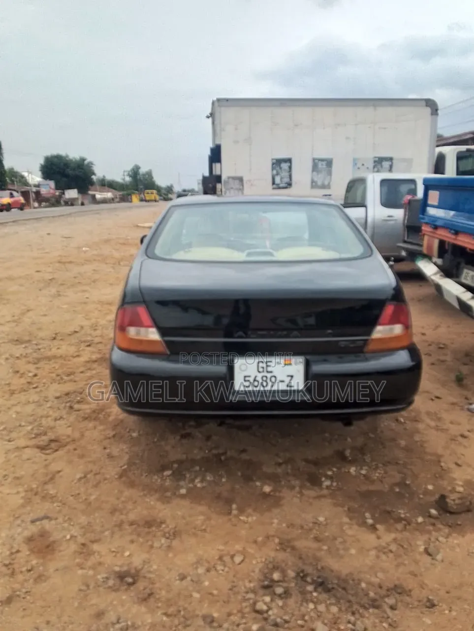 Nissan Altima 2000 Black