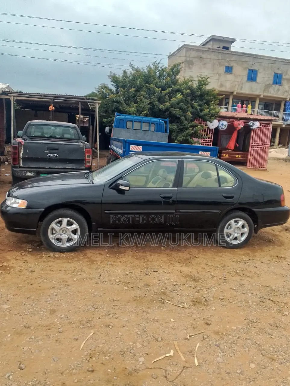 Nissan Altima 2000 Black
