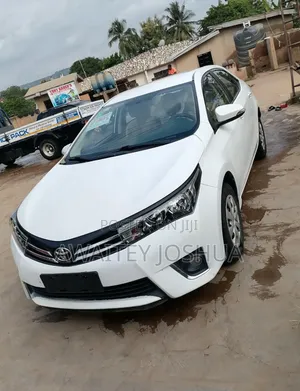 Toyota Corolla 2019 White