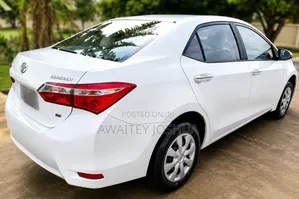 Toyota Corolla 2019 White