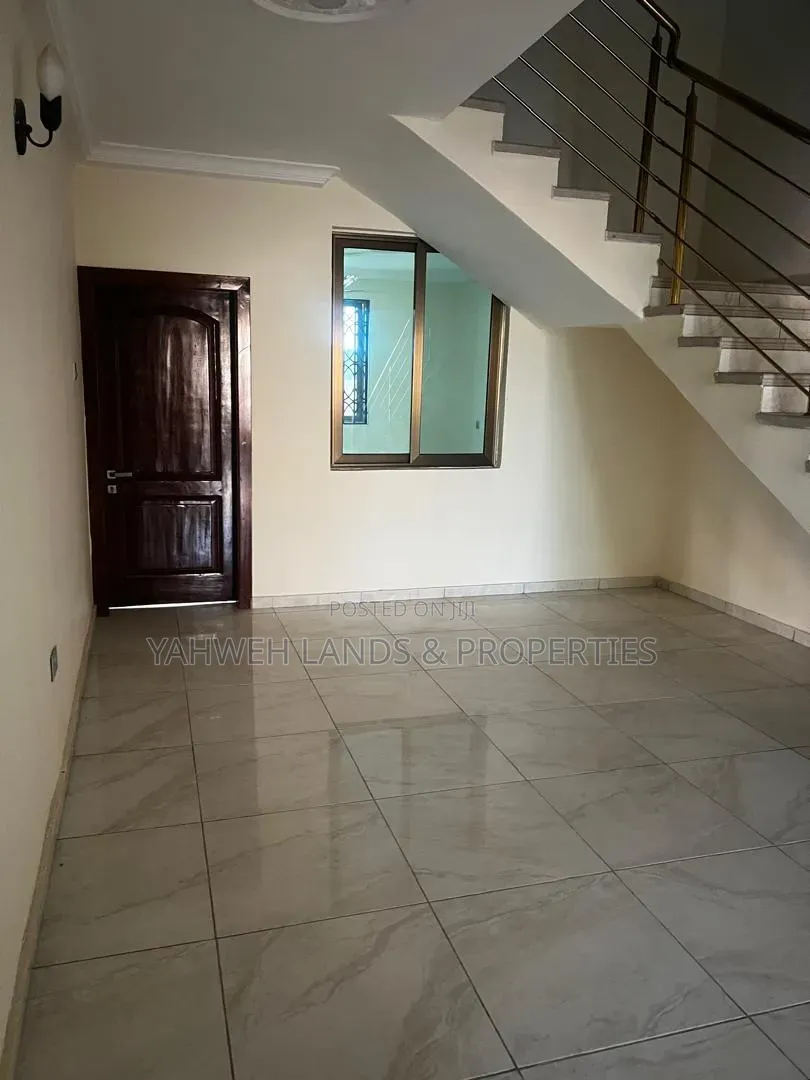 4bdrm House in Borteyman, Baatsona Total for rent