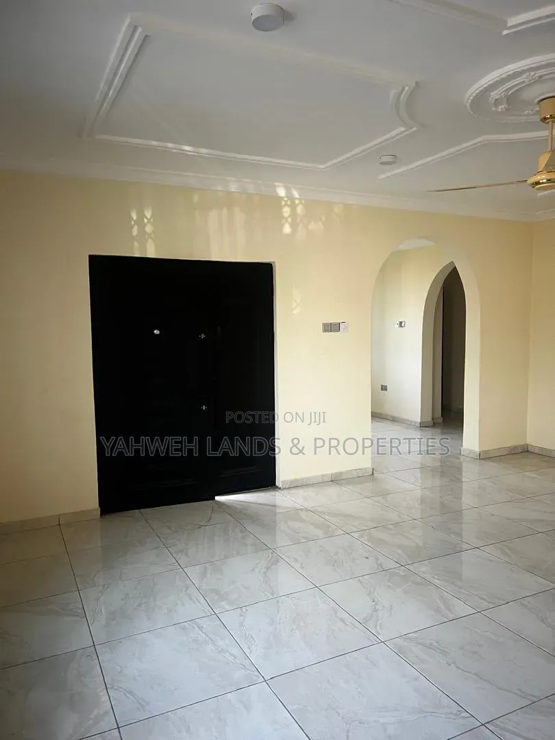4bdrm House in Borteyman, Baatsona Total for rent