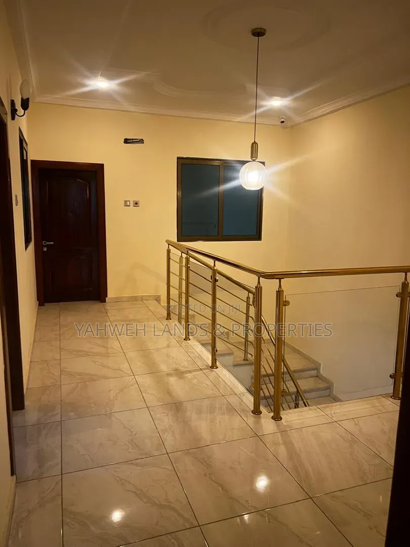 4bdrm House in Borteyman, Baatsona Total for rent