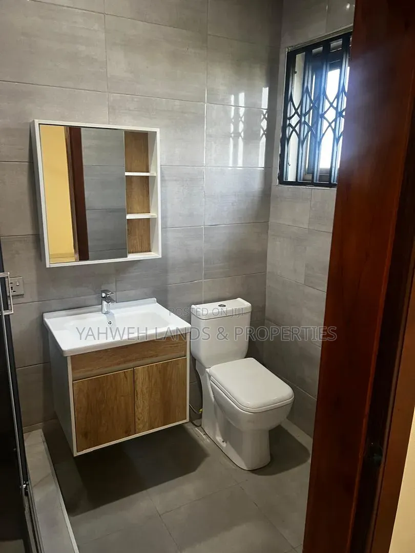 4bdrm House in Borteyman, Baatsona Total for rent