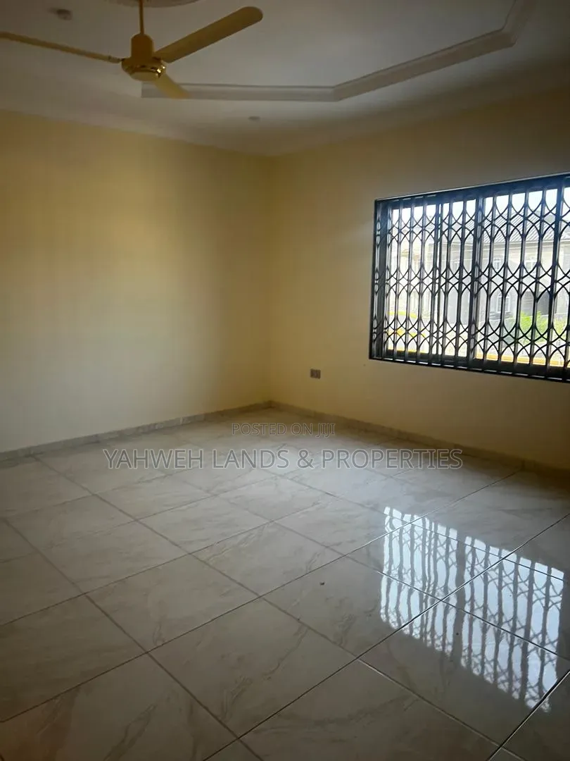 4bdrm House in Borteyman, Baatsona Total for rent