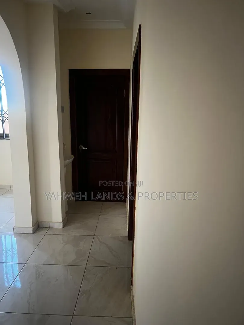 4bdrm House in Borteyman, Baatsona Total for rent
