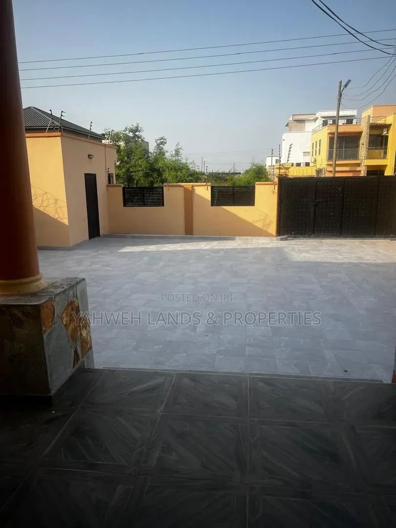 4bdrm House in Borteyman, Baatsona Total for rent