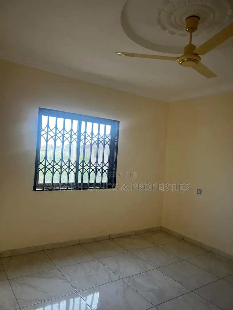 4bdrm House in Borteyman, Baatsona Total for rent