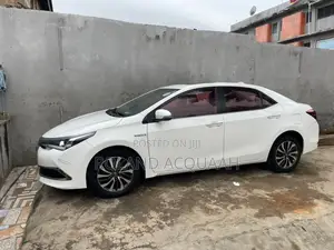 Toyota Corolla 2018 White