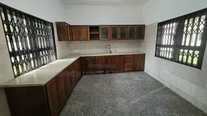 8bdrm House in Italian Embassy for rent