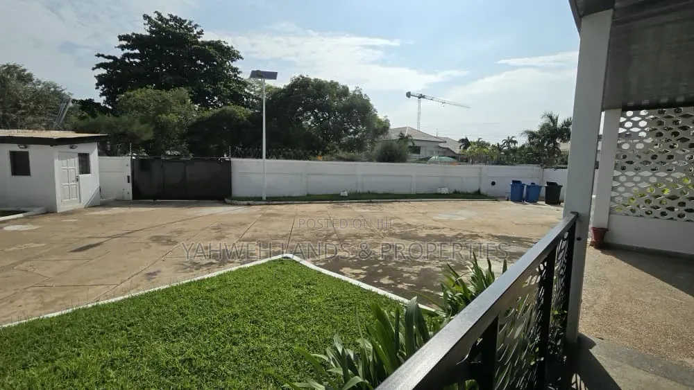 8bdrm House in Italian Embassy for rent