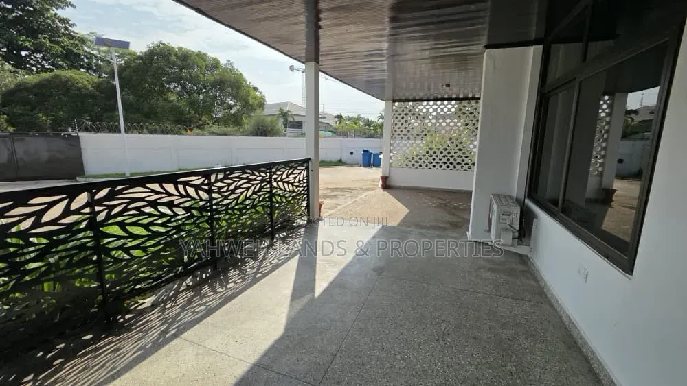 8bdrm House in Italian Embassy for rent