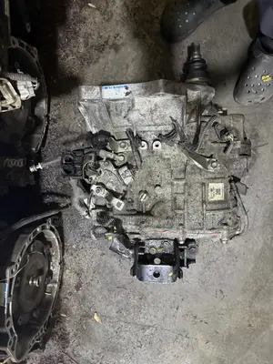 Toyota Vitz Gearbox (8 Pins )
