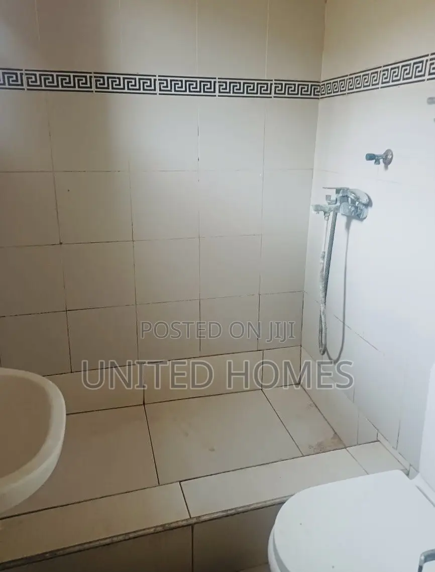 2bdrm Apartment in Achimota for rent