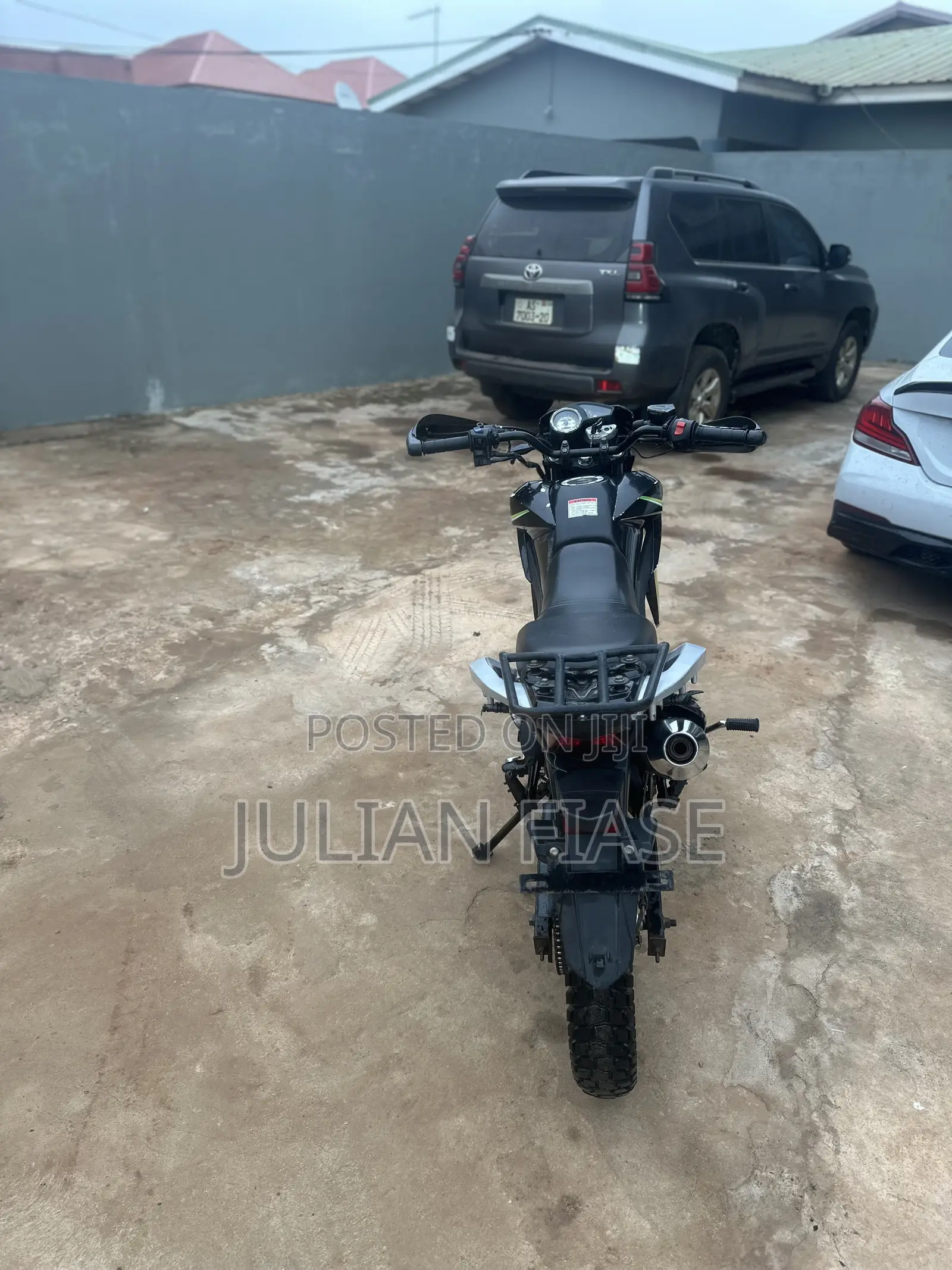 Royal Racer 2025 Black
