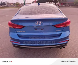 Hyundai Elantra 2018 Blue