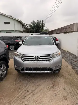 Toyota Highlander 2.7L 2WD 2013 Silver