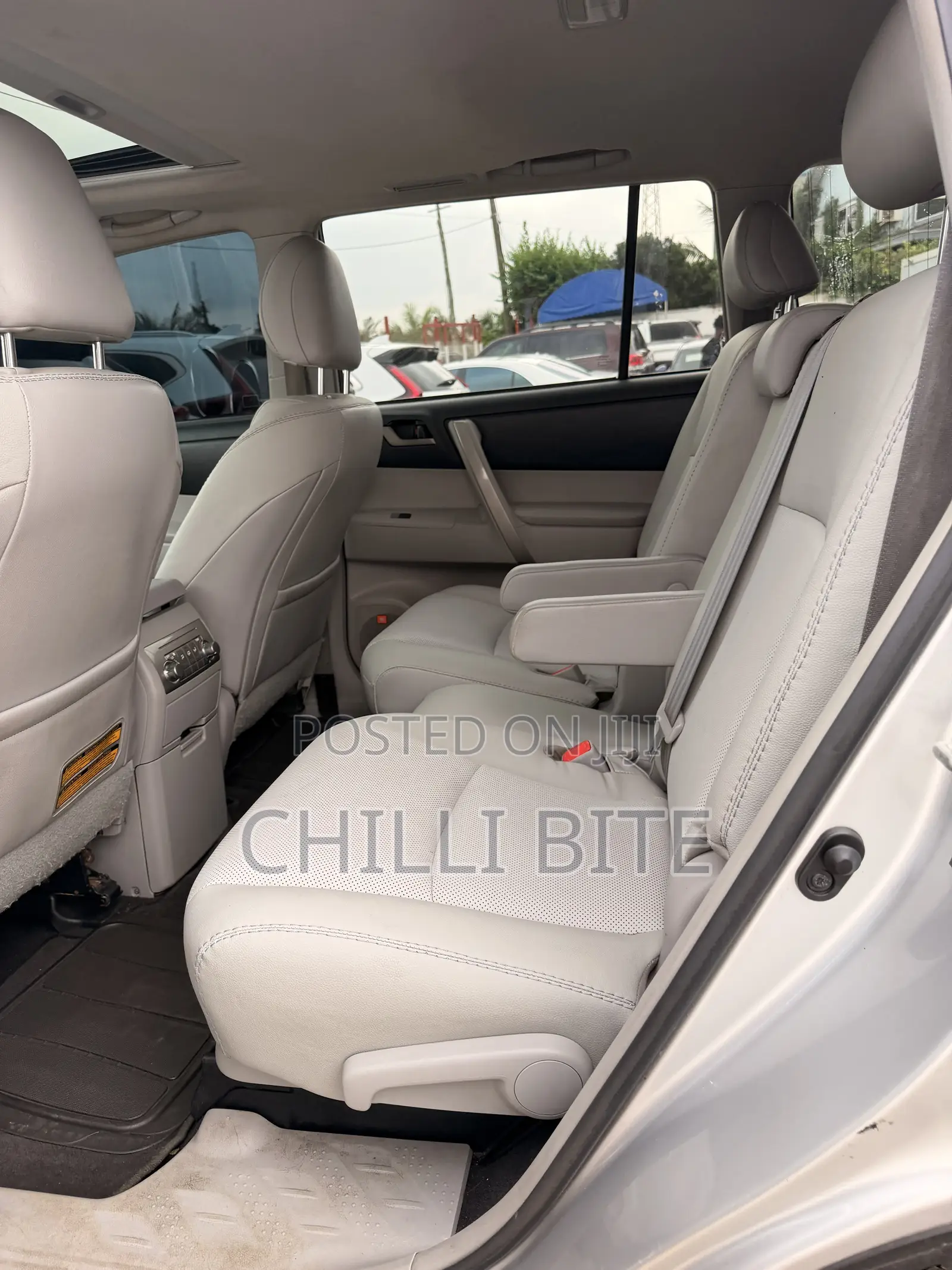 Toyota Highlander 2.7L 2WD 2013 Silver