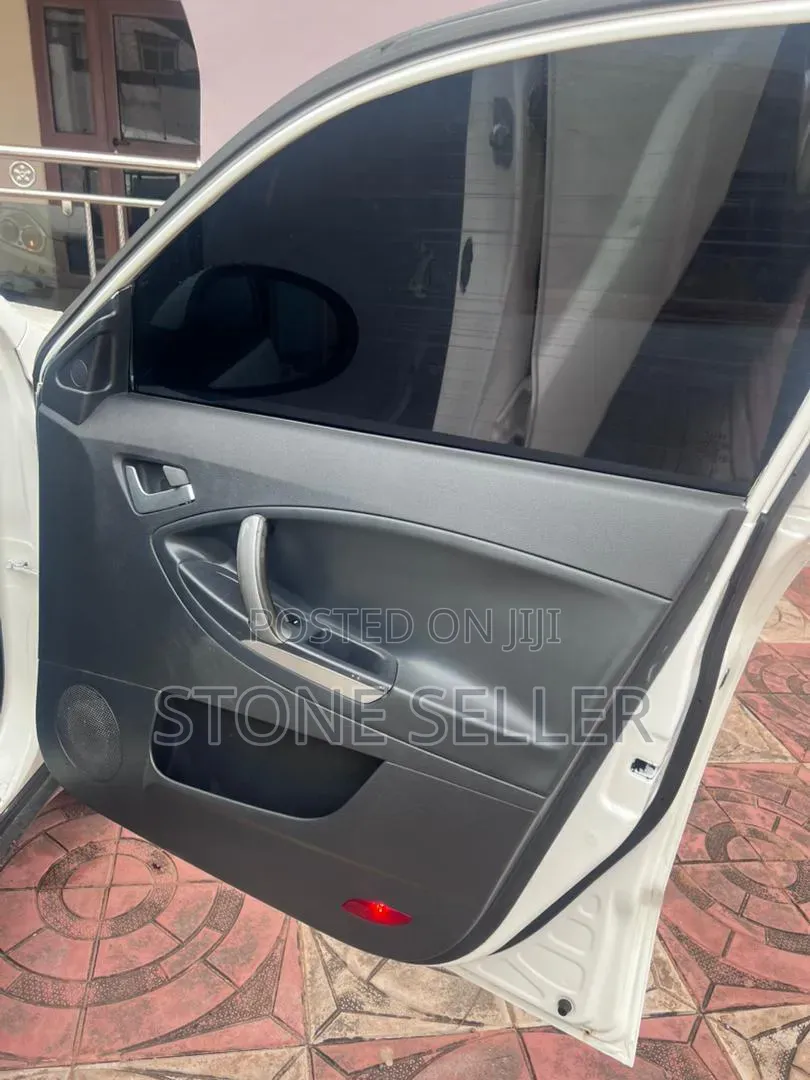 Geely Emgrand X7 2014 Off white