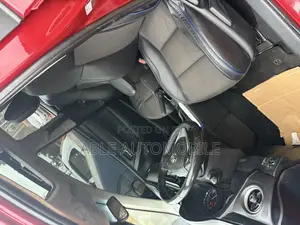 Toyota Corolla SE 4dr Sedan (1.8L 4cyl CVT) 2017 Red