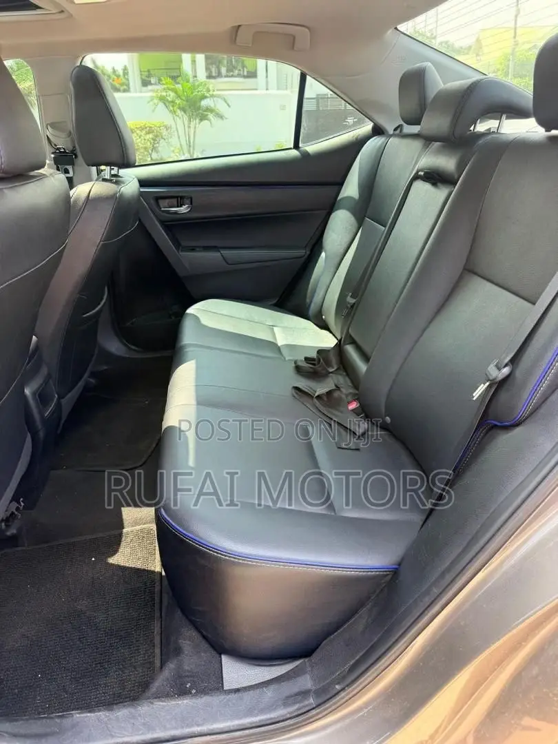 Toyota Corolla XSE (1.8L 4cyl 2A) 2018 Gray