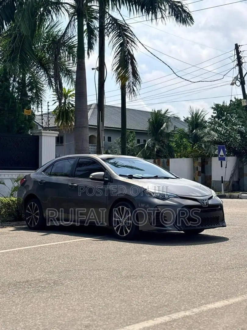 Toyota Corolla XSE (1.8L 4cyl 2A) 2018 Gray