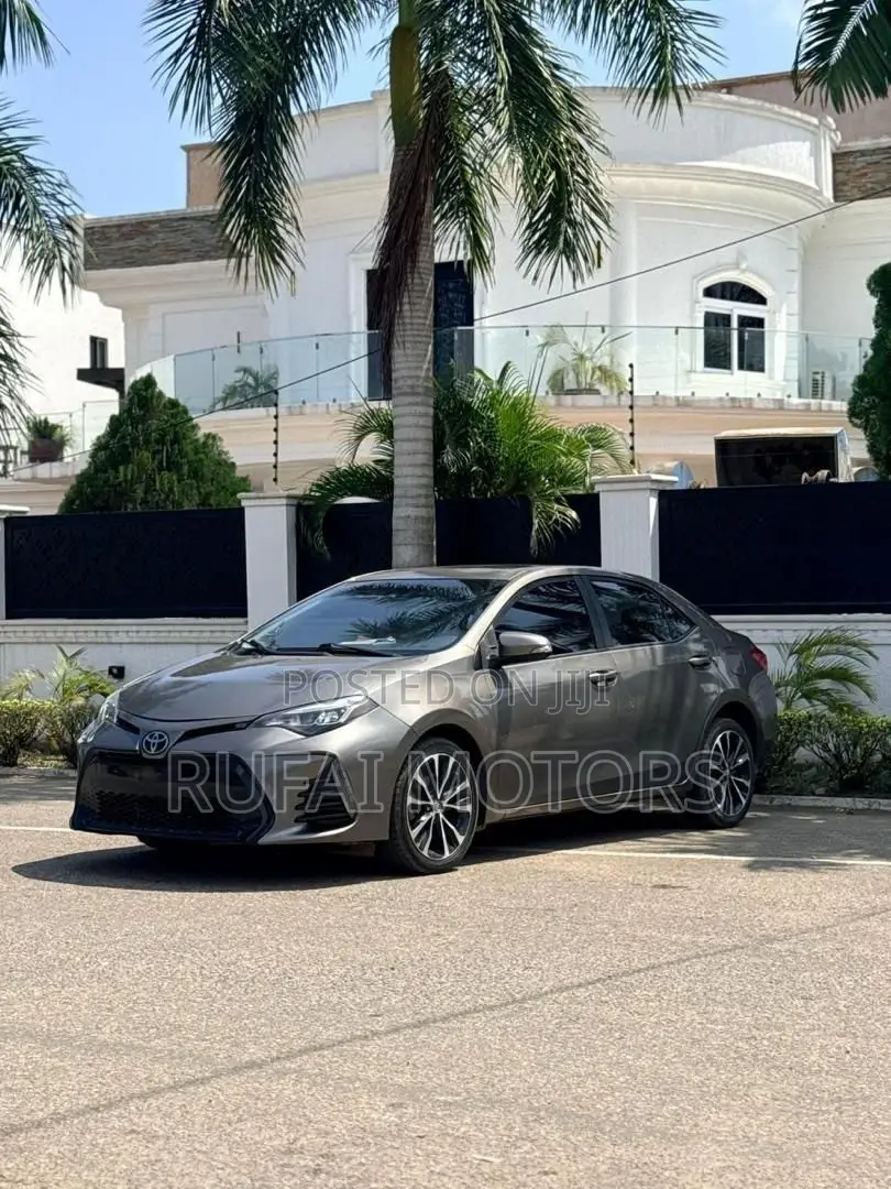 Toyota Corolla XSE (1.8L 4cyl 2A) 2018 Gray