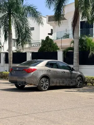 Toyota Corolla XSE (1.8L 4cyl 2A) 2018 Gray