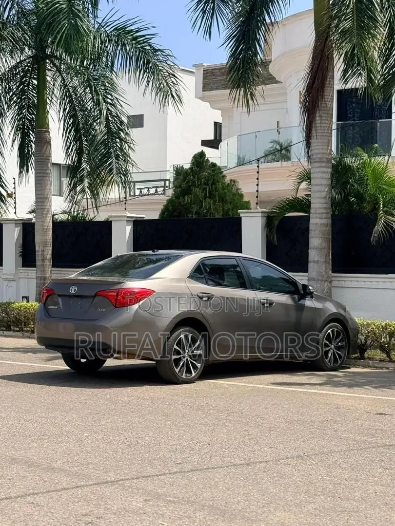 Toyota Corolla XSE (1.8L 4cyl 2A) 2018 Gray