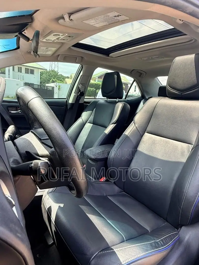 Toyota Corolla XSE (1.8L 4cyl 2A) 2018 Gray
